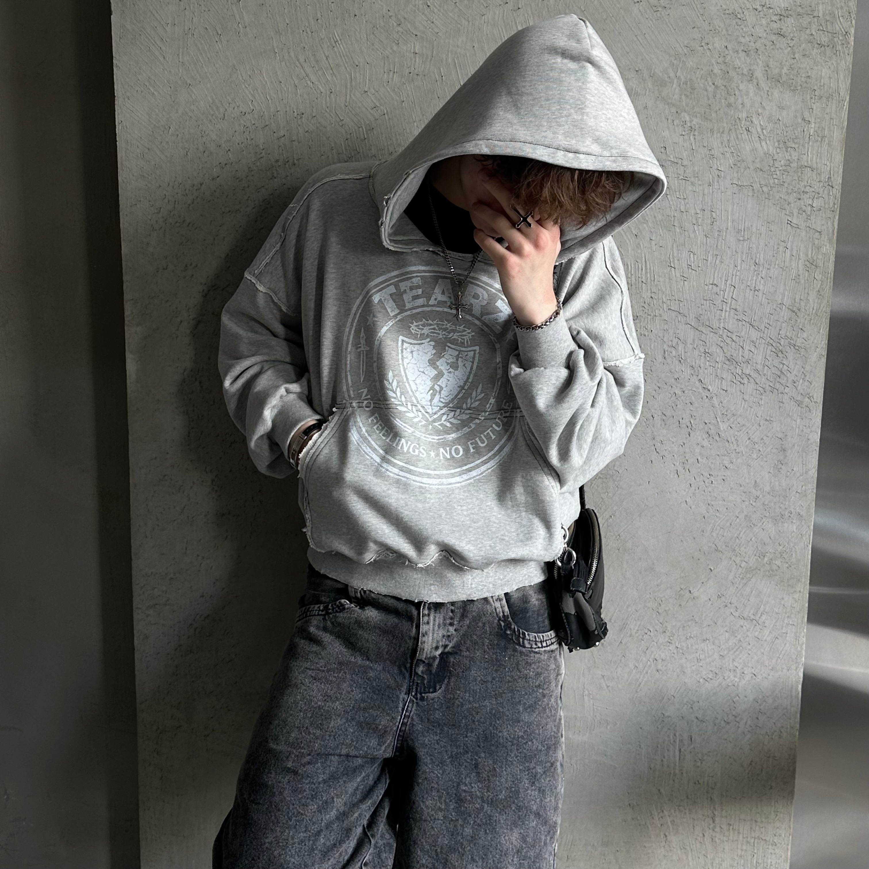 HOODIE "NO FEELINGS" DISTRESSED