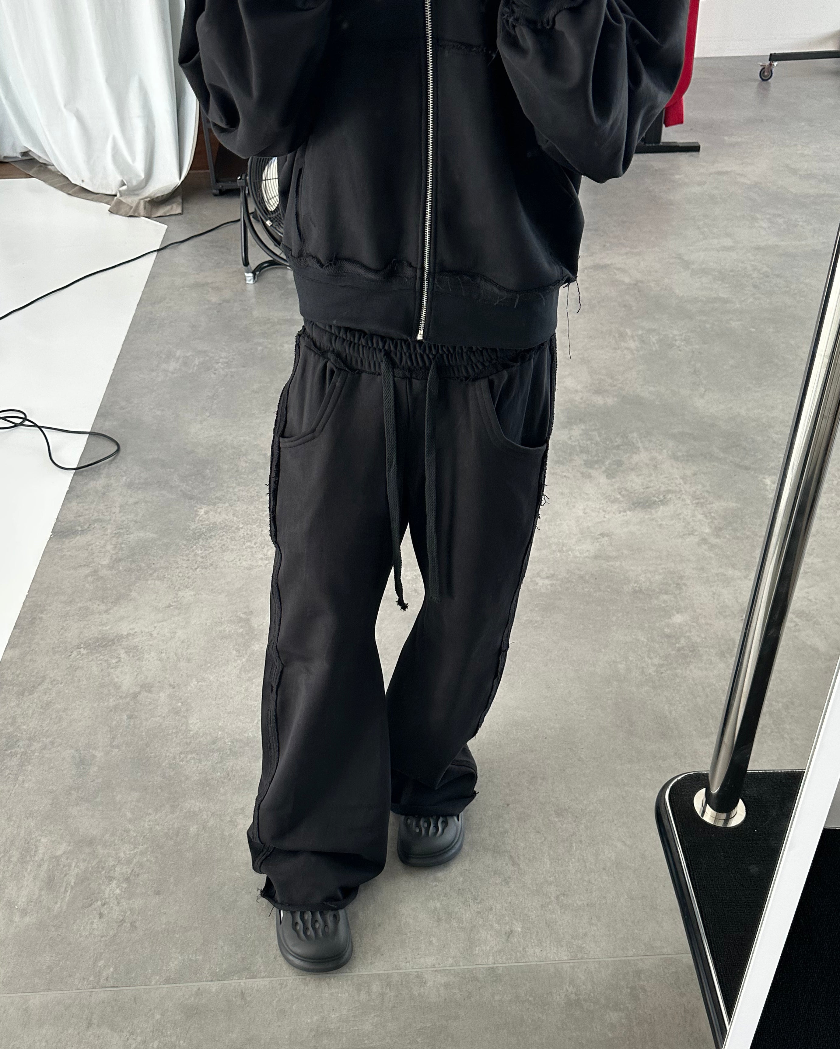 FLARED  SWEATPANTS TEXTURED SEAMS