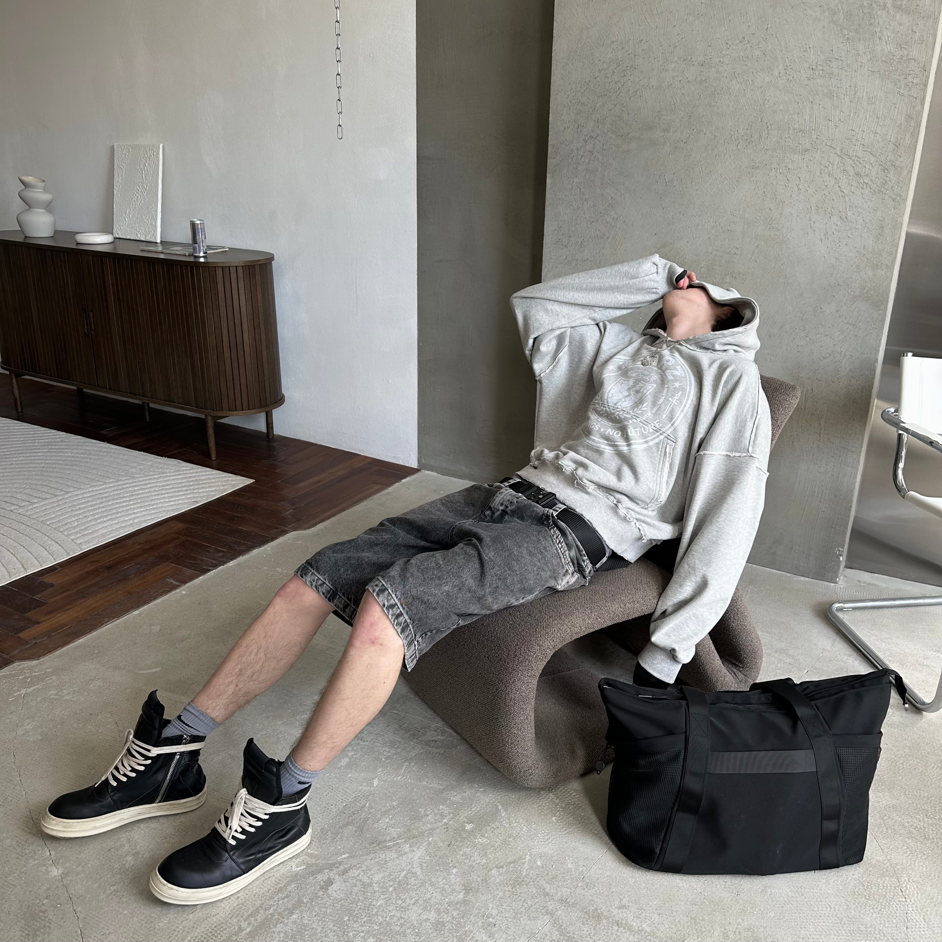 HOODIE "NO FEELINGS" DISTRESSED