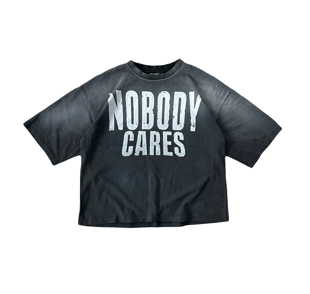 T-SHIRT "NOBODY CARES"