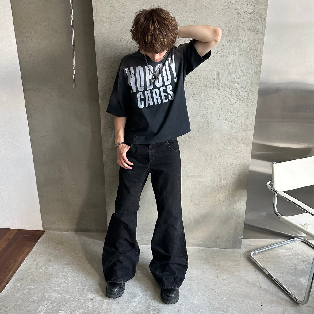 FLARED BLACK JEANS