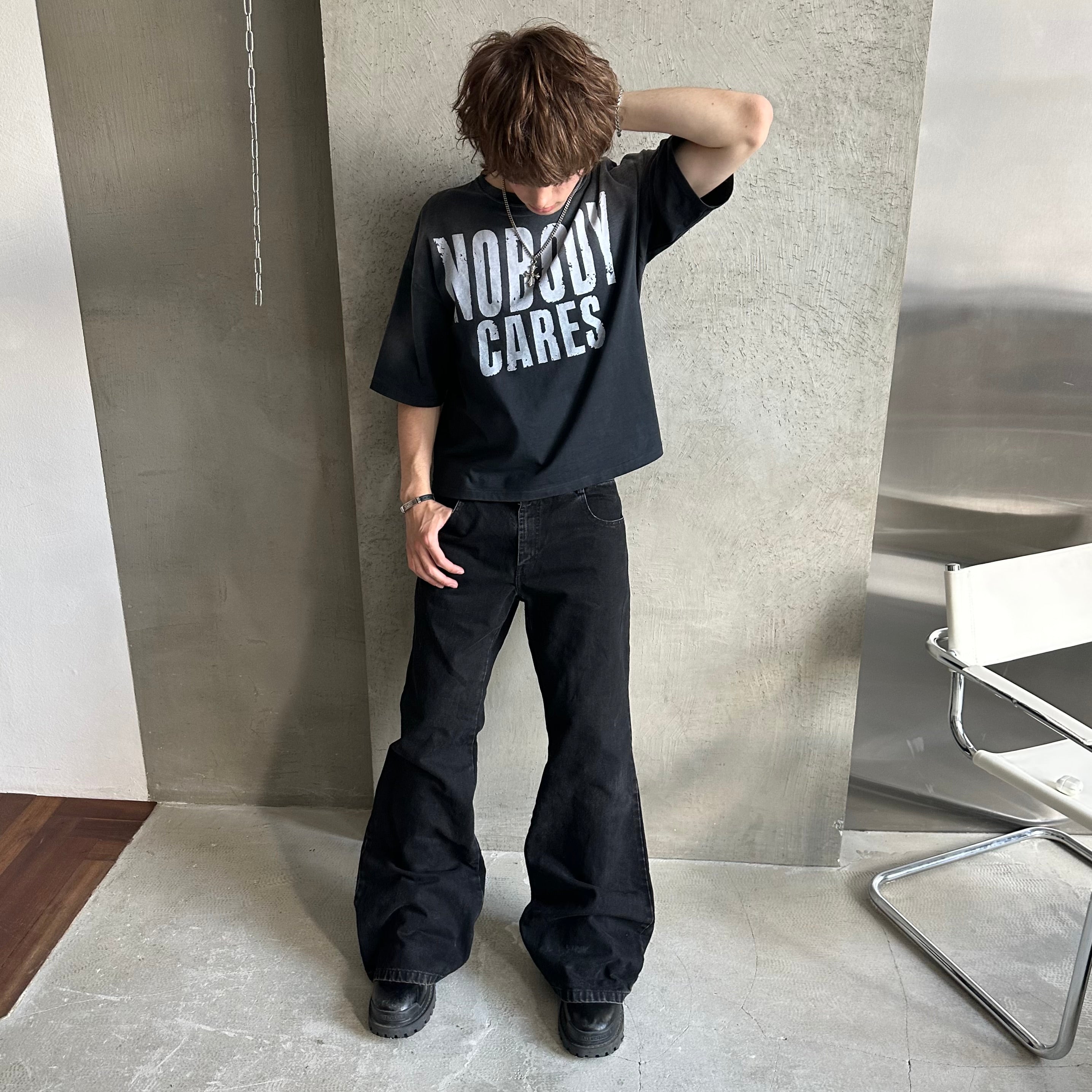 FLARED BLACK JEANS