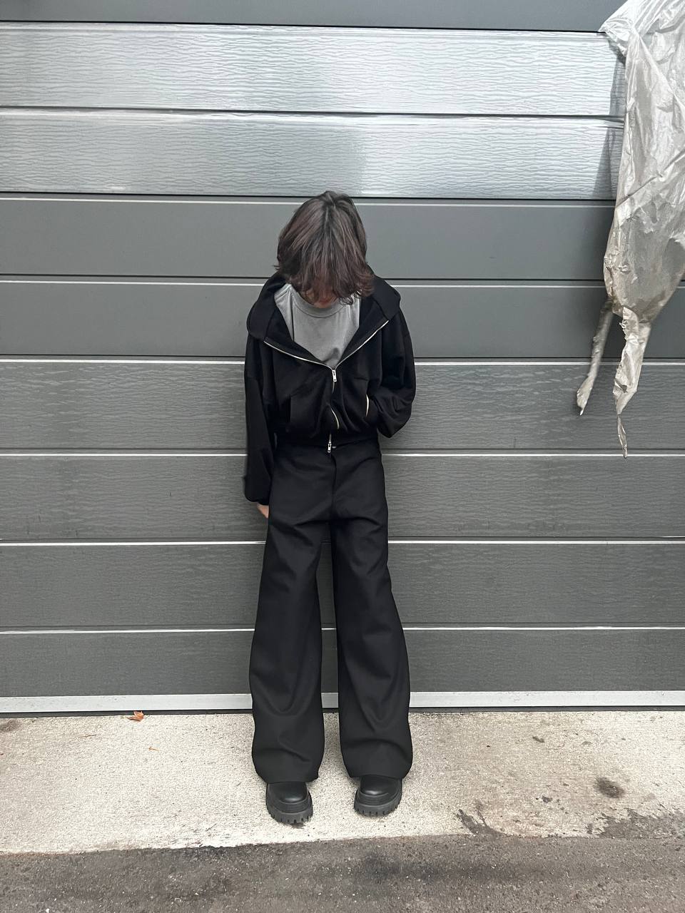 WIDE FLARED JEANS
(EHS 2024-2025)