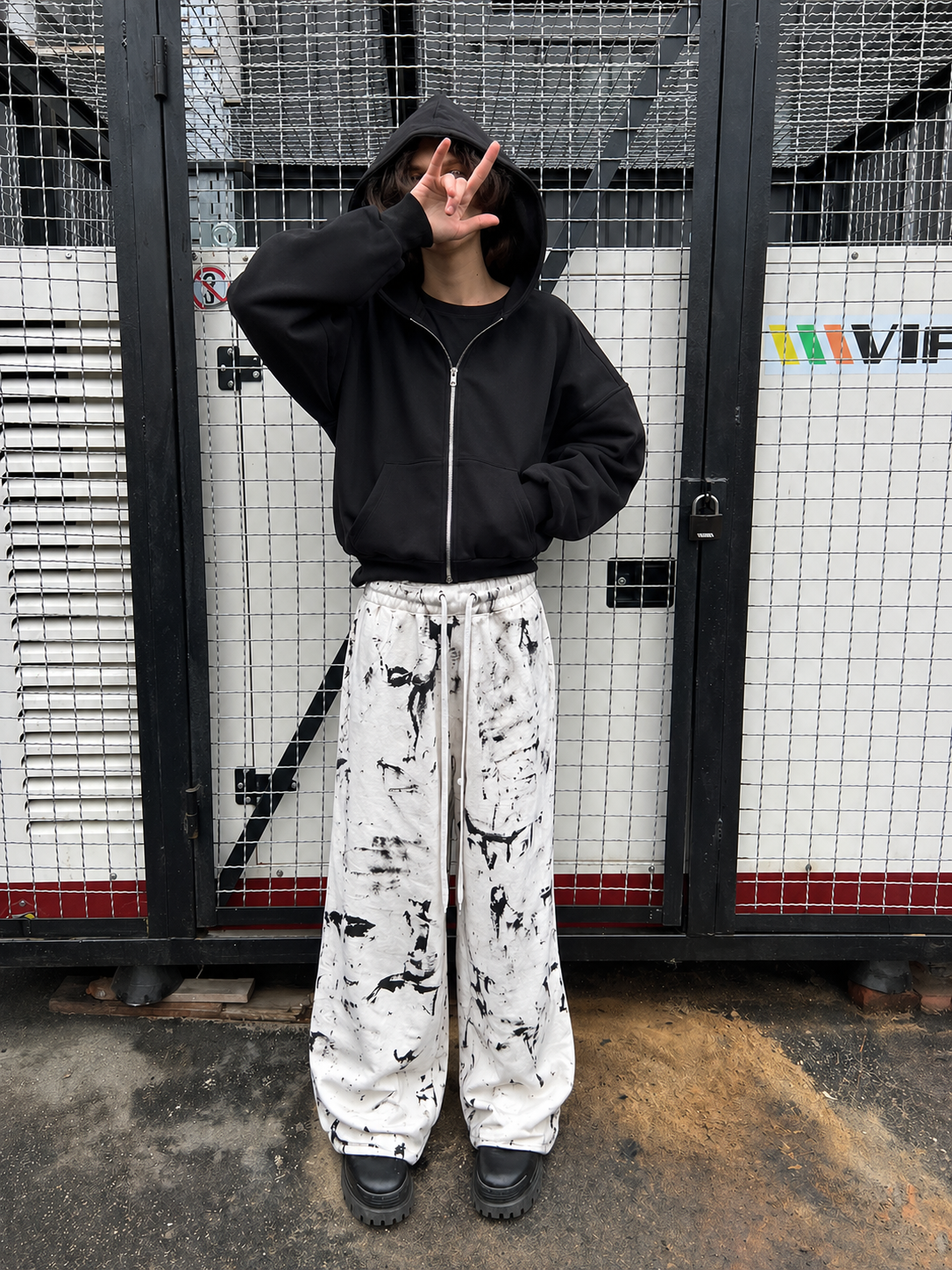 TRZ BLACK PATERN SWEATPANTS